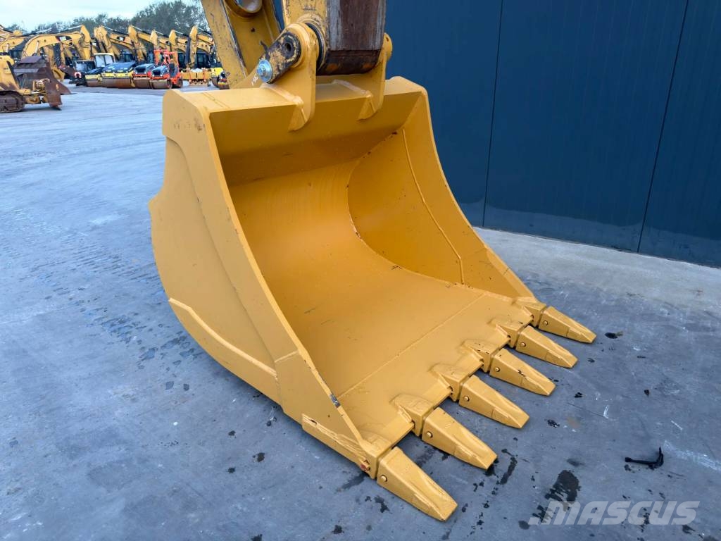 CAT 330F LN Kāpurķēžu ekskavatori