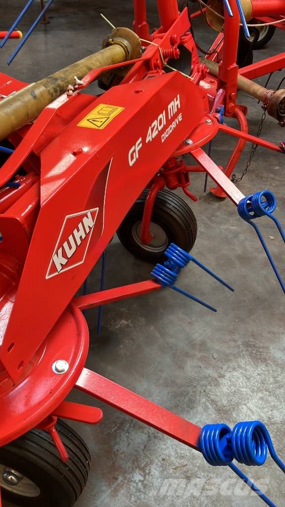 Lely schudders Rakes and tedders