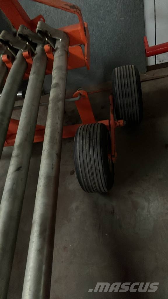 Lely schudders Rakes and tedders