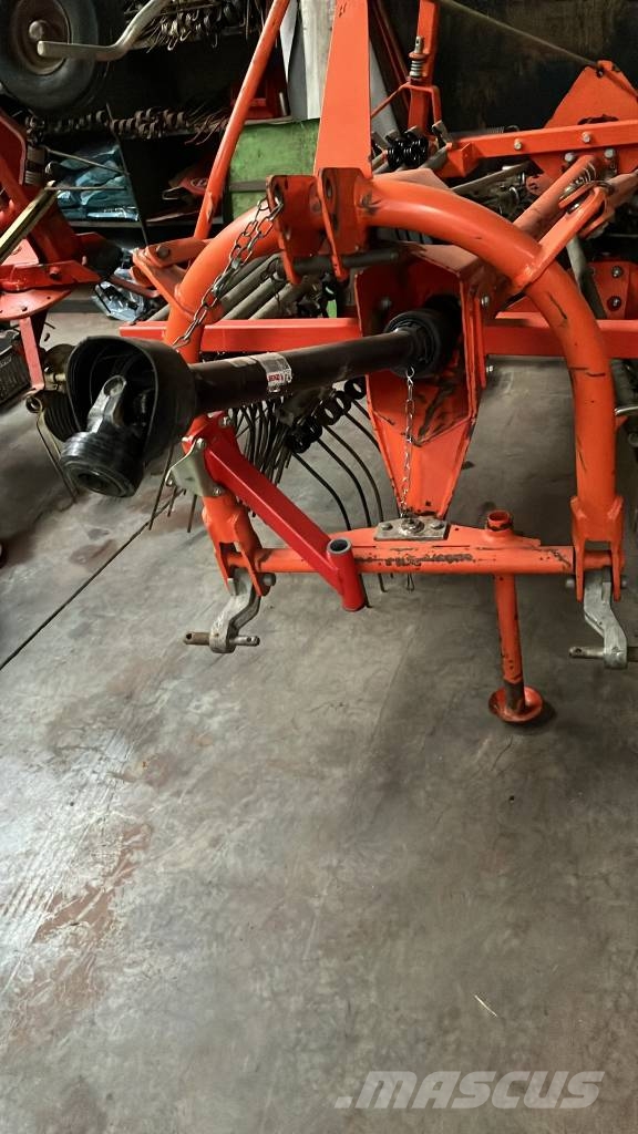 Lely schudders Rakes and tedders