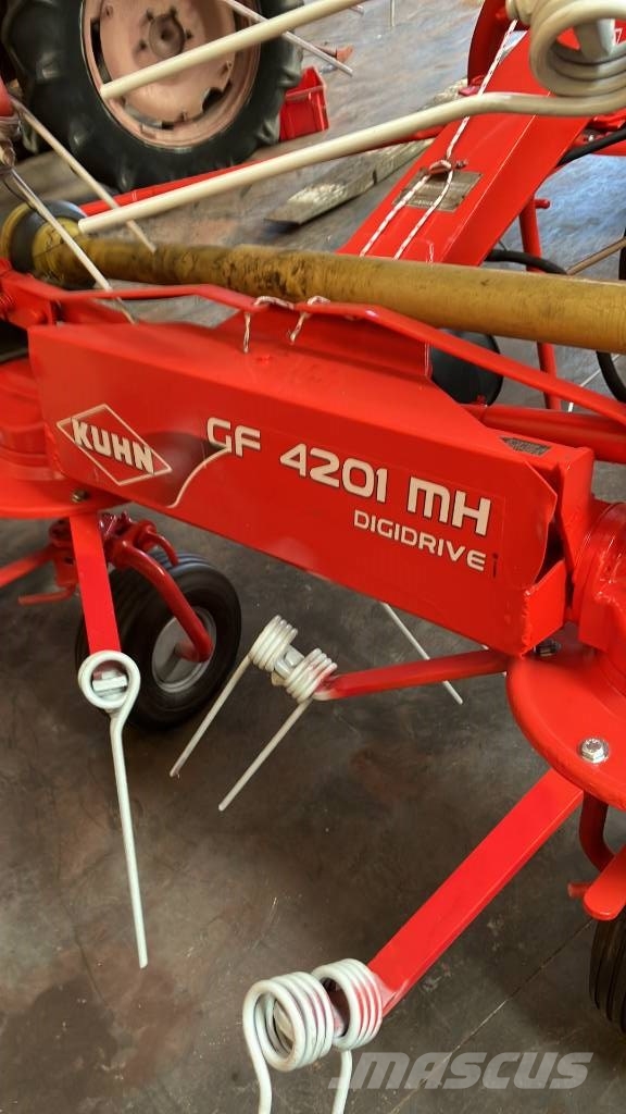 Lely schudders Rakes and tedders