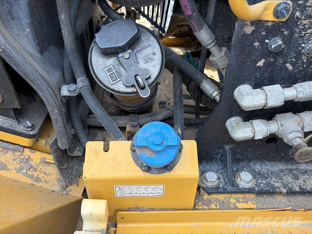 CAT 962M لوادر بعجل