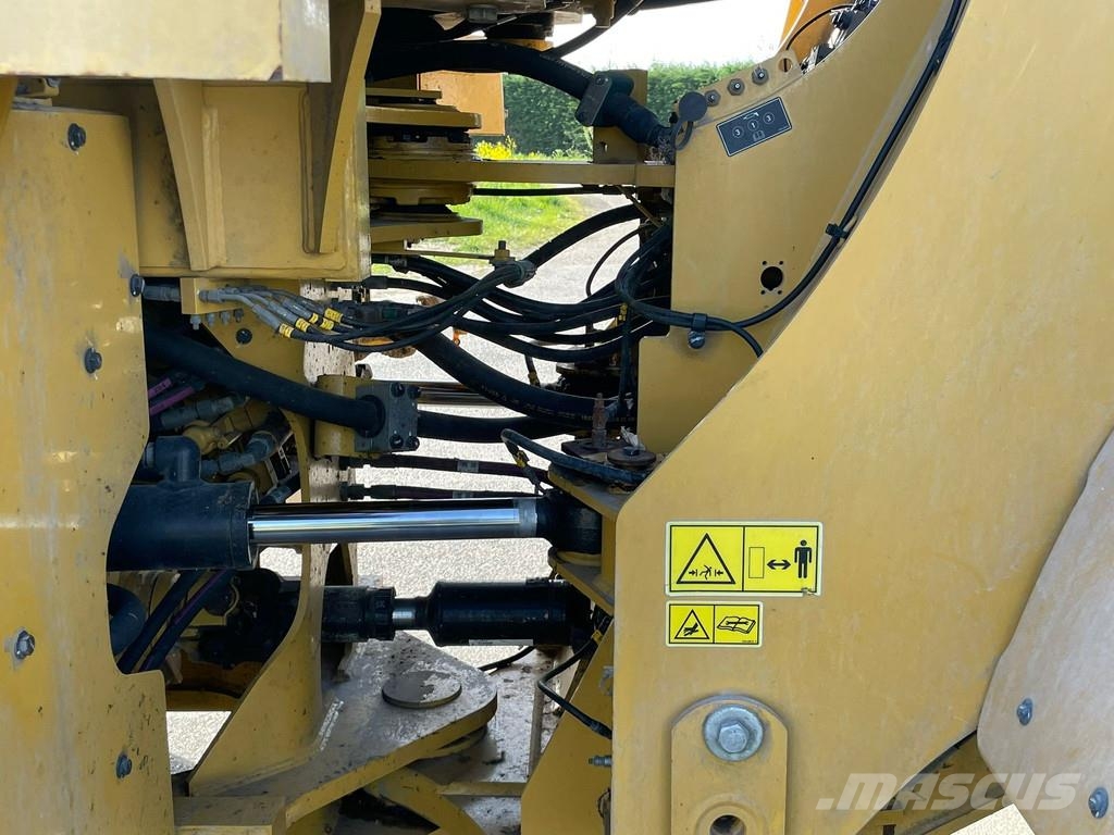 CAT 962M 轮式装载机