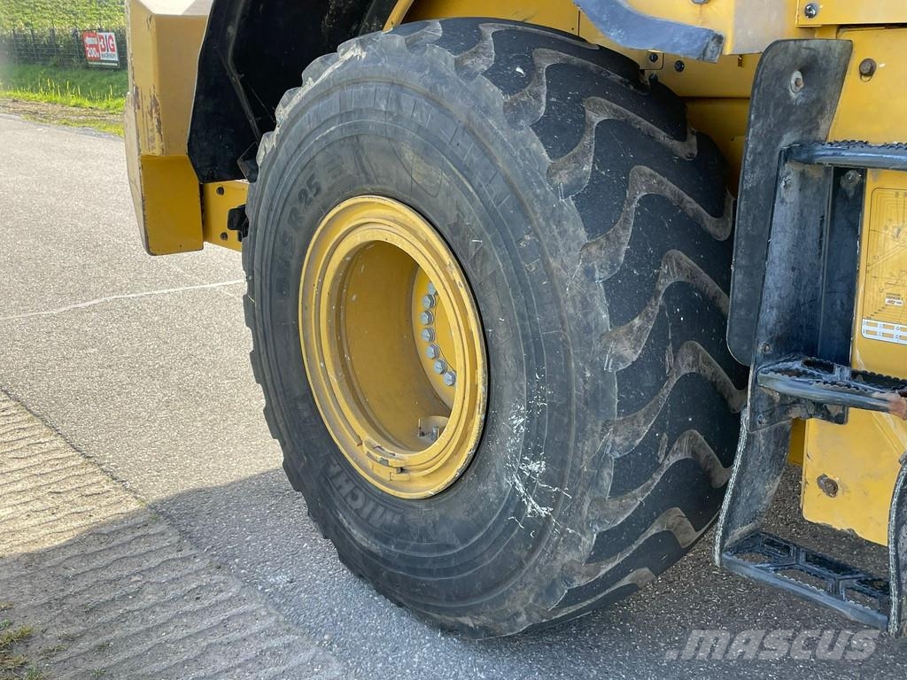 CAT 962M 轮式装载机