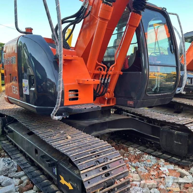 Hitachi ZX 135 Raupenbagger