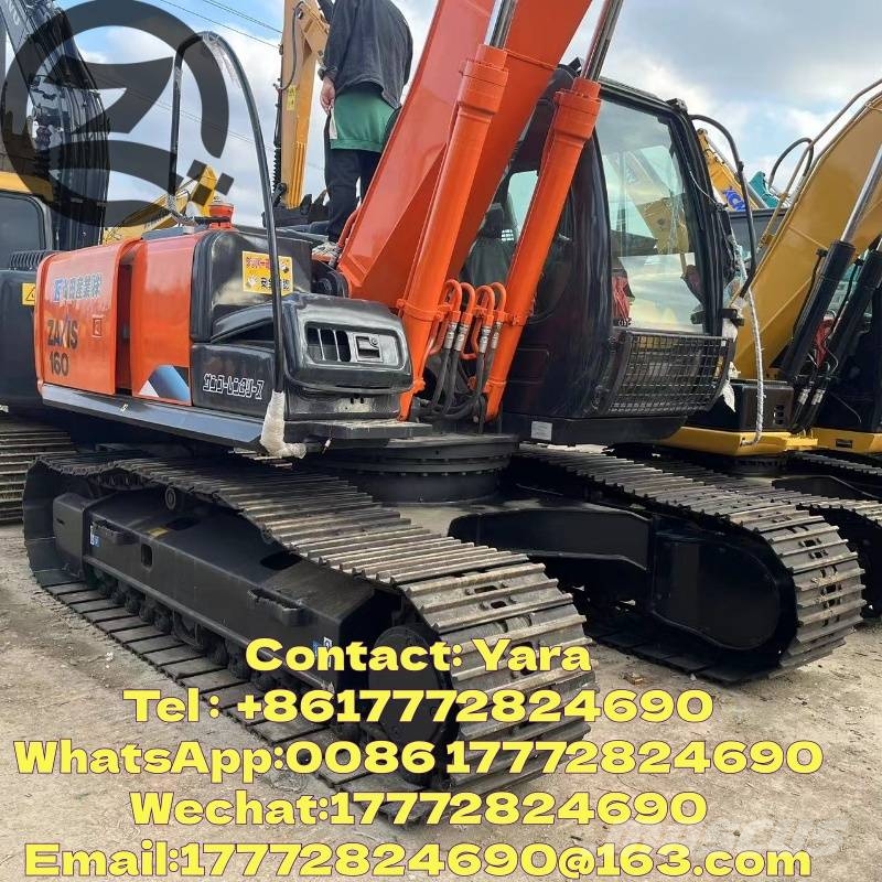 Hitachi ZX 135 Raupenbagger