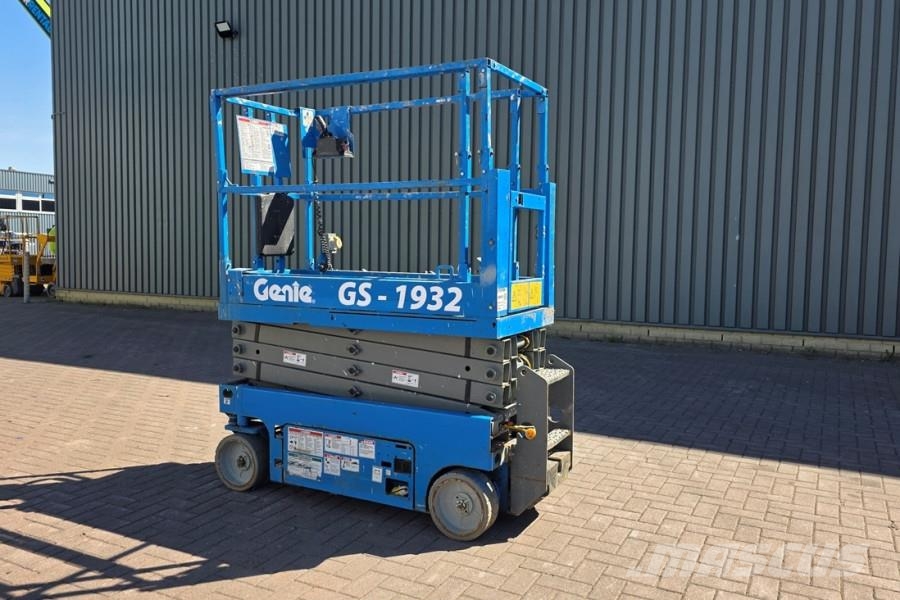 Genie GS1932 Electric, Working Height 7.8 m, 227kg Capac Sakselifter