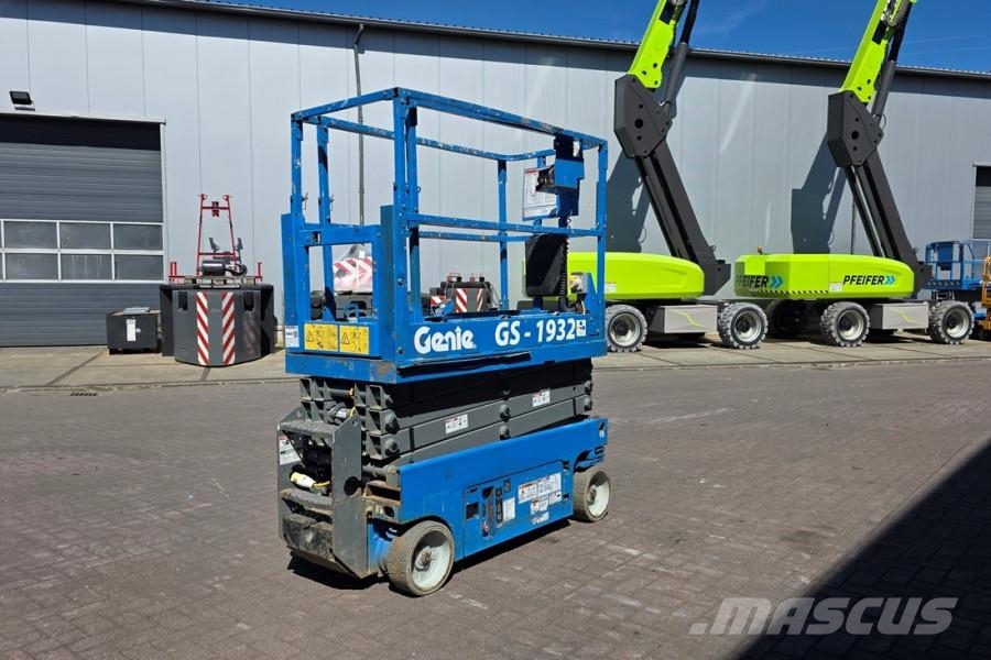 Genie GS1932 Electric, Working Height 7.8 m, 227kg Capac Sakselifter