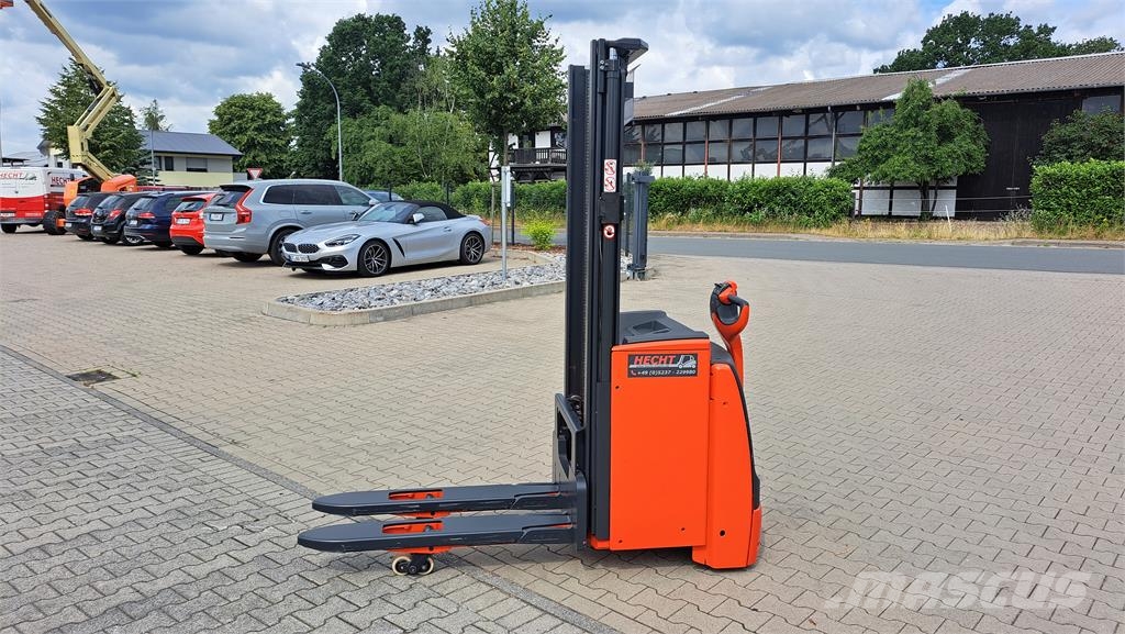 Linde L16i Самохідні електроштабелери