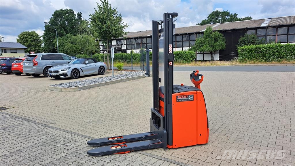 Linde L16i Stāvot vadāmie palešu krautņotāji