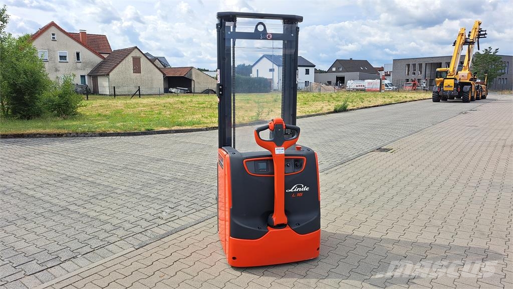 Linde L16i Самохідні електроштабелери