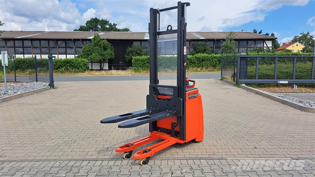 Linde L16i Stāvot vadāmie palešu krautņotāji