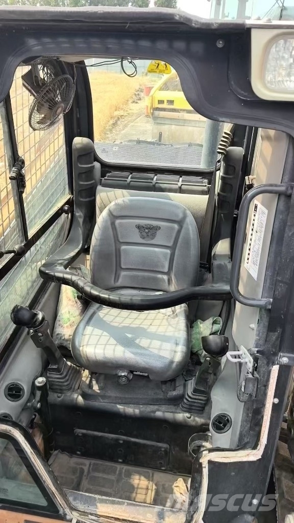 CASE SR 130 Kompaktlader