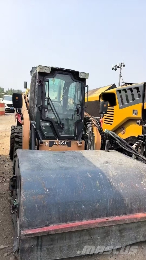 CASE SR 130 Kompaktlader