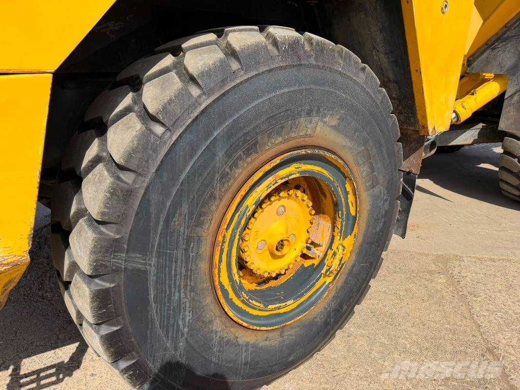 Komatsu HM 300-2 ساحبات مفصلية