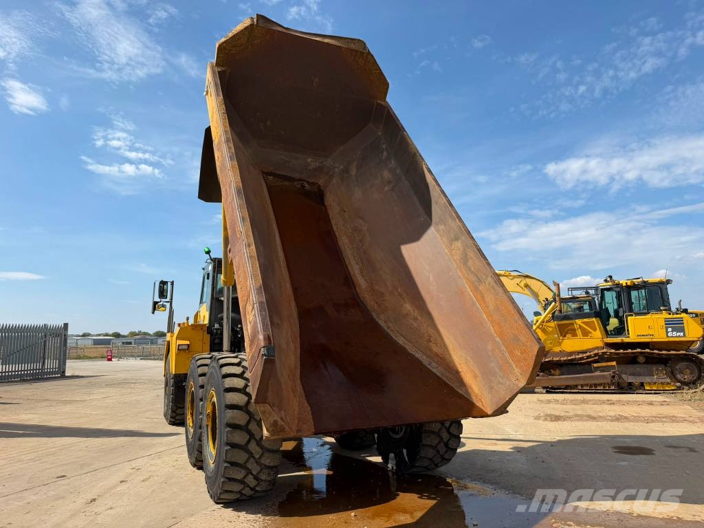 Komatsu HM 300-2 ساحبات مفصلية