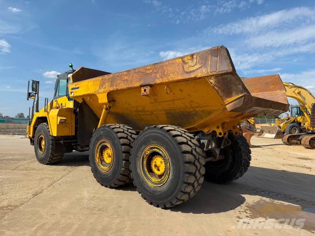 Komatsu HM 300-2 ساحبات مفصلية
