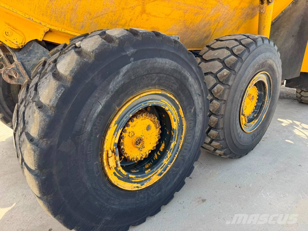 Komatsu HM 300-2 ساحبات مفصلية