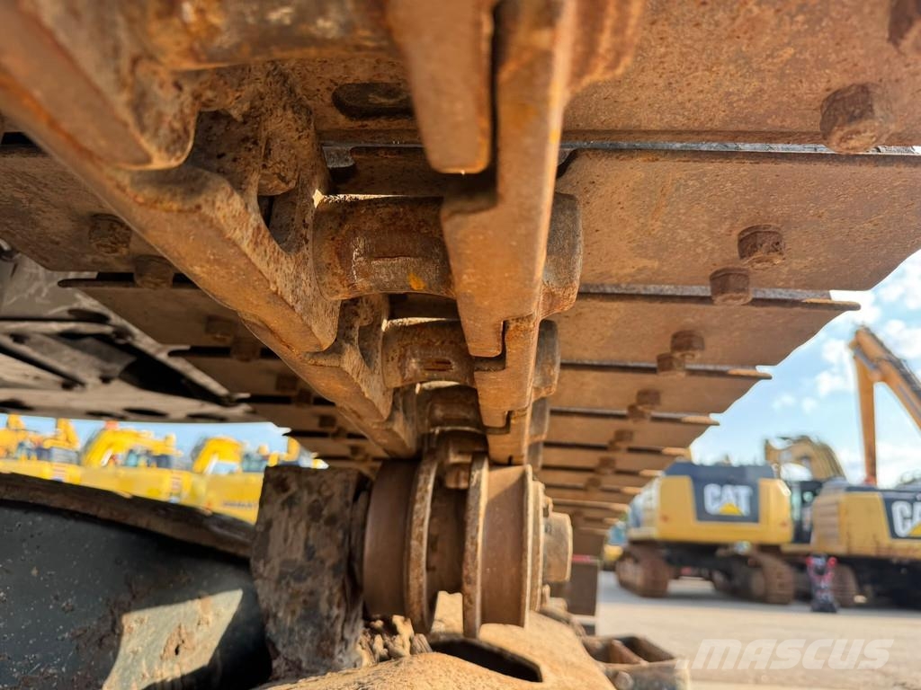 Hyundai HX145LCR Excavadoras sobre orugas