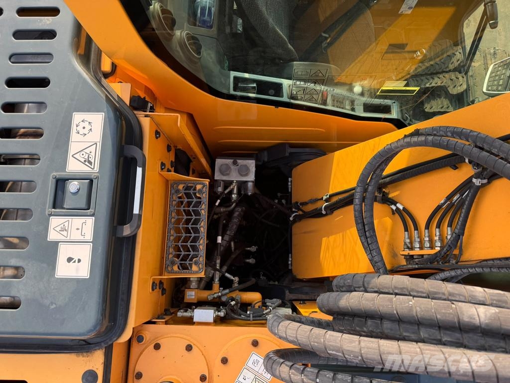 Hyundai HX145LCR Excavadoras sobre orugas