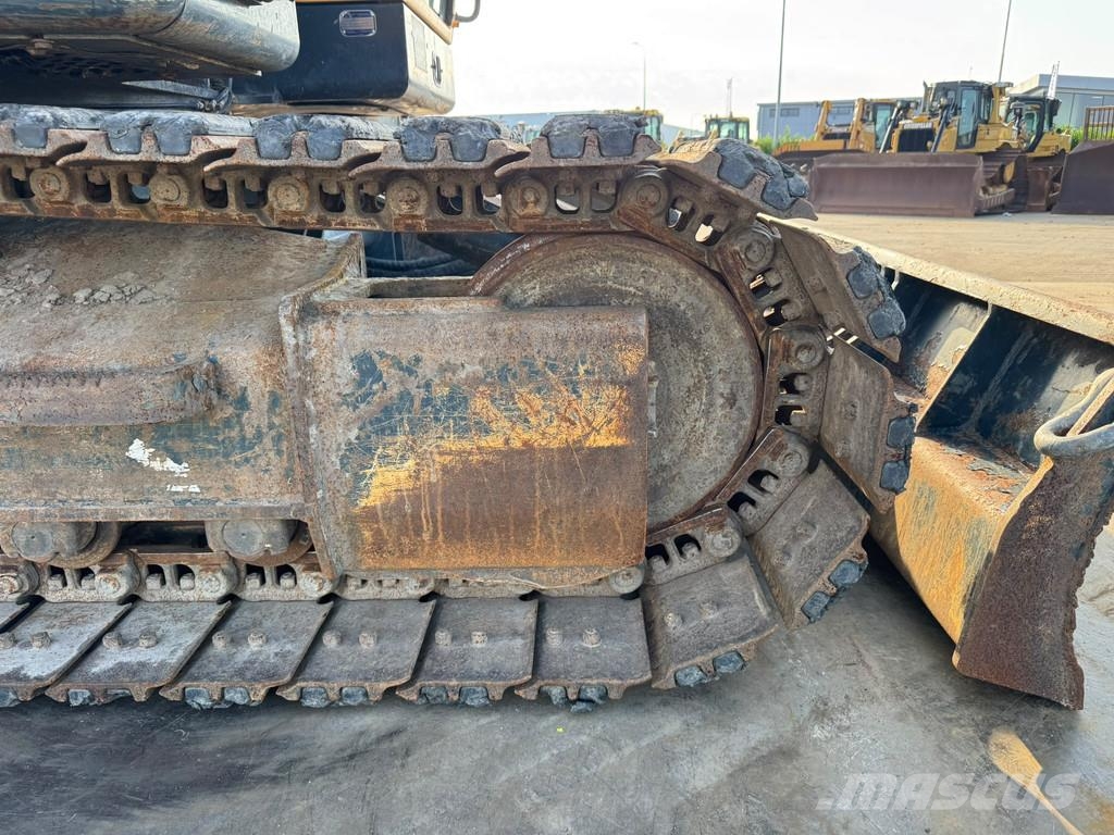 Hyundai HX145LCR Excavadoras sobre orugas