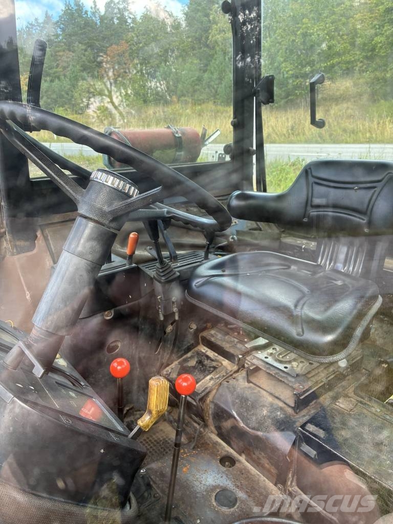 John Deere 2140 الجرارات