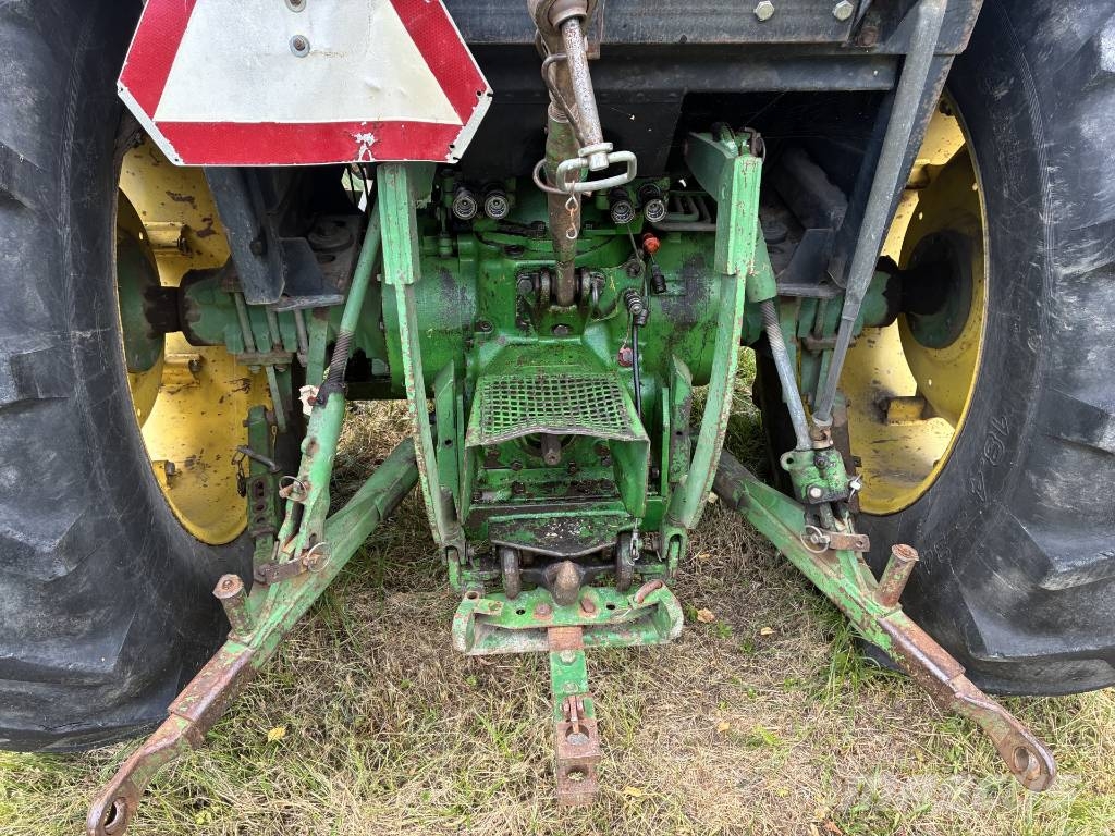 John Deere 2140 الجرارات
