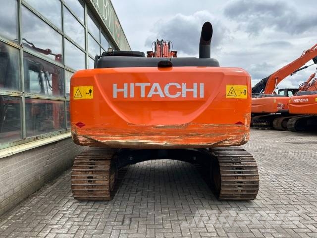 Hitachi ZX 210 LC-5B حفارات زحافة