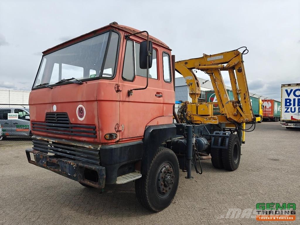 DAF FAV 1800 DT 320 4x4 Day Cab - Effer 2x Extendable Flatbed / Dropside trucks