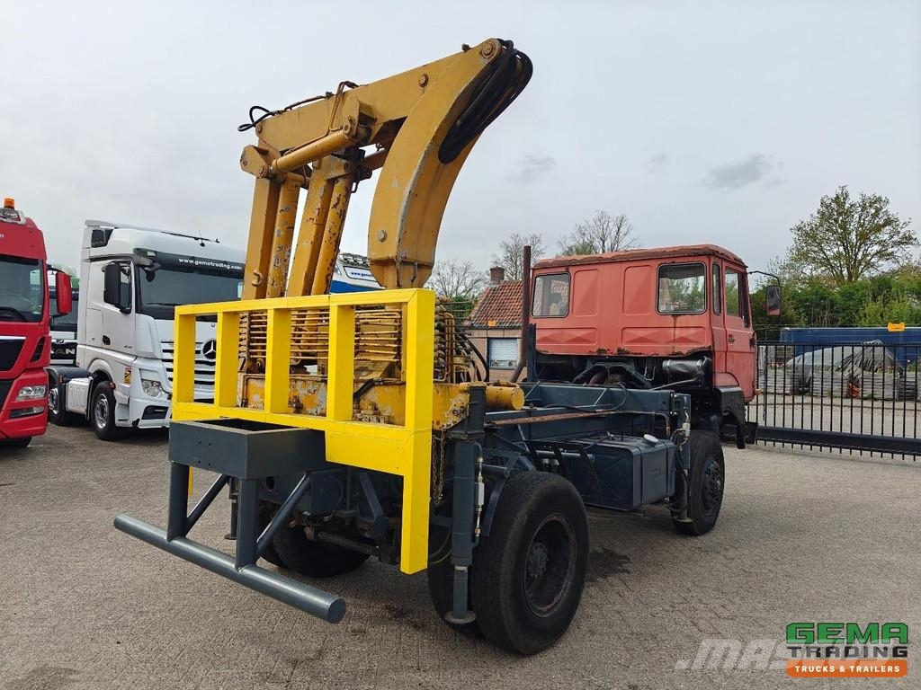 DAF FAV 1800 DT 320 4x4 Day Cab - Effer 2x Extendable Flatbed / Dropside trucks