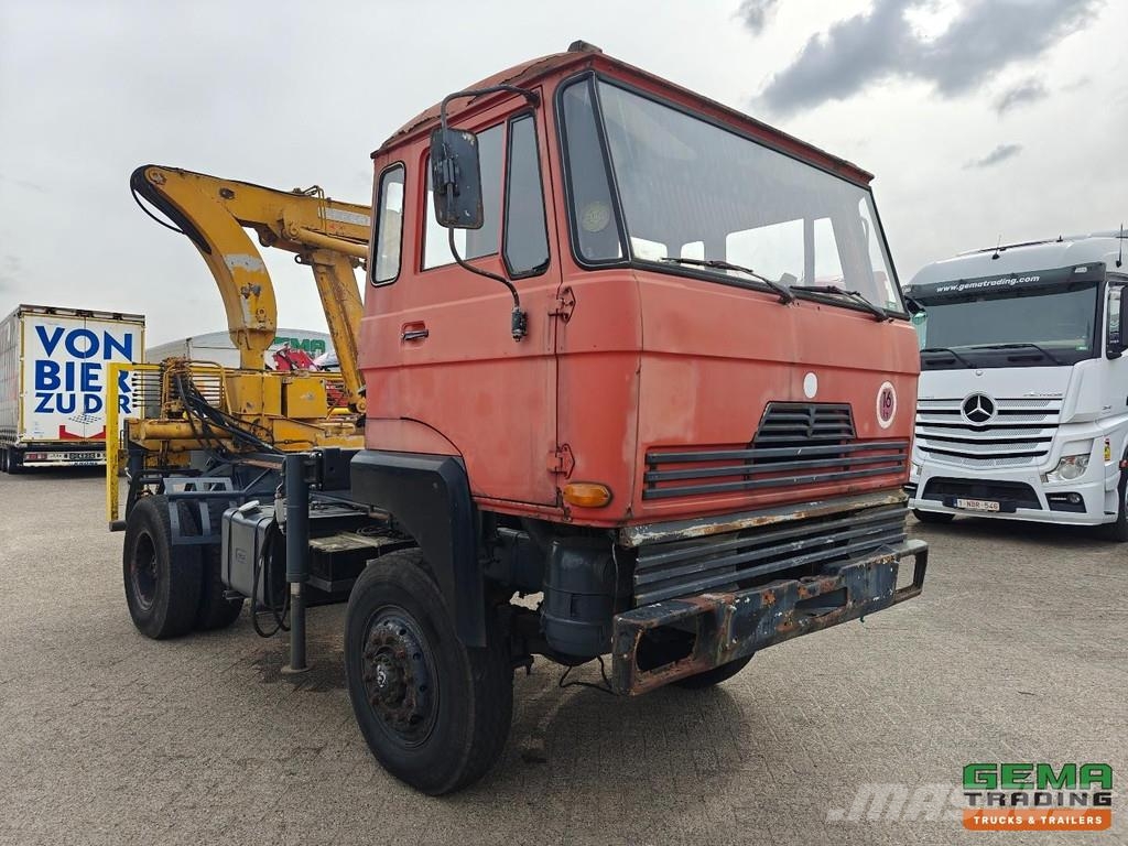 DAF FAV 1800 DT 320 4x4 Day Cab - Effer 2x Extendable Flatbed / Dropside trucks