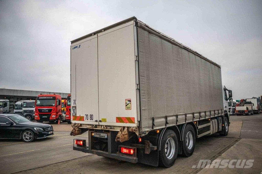 Volvo FM 330+10 pneus/tires-intarder Camiones de caja de lona