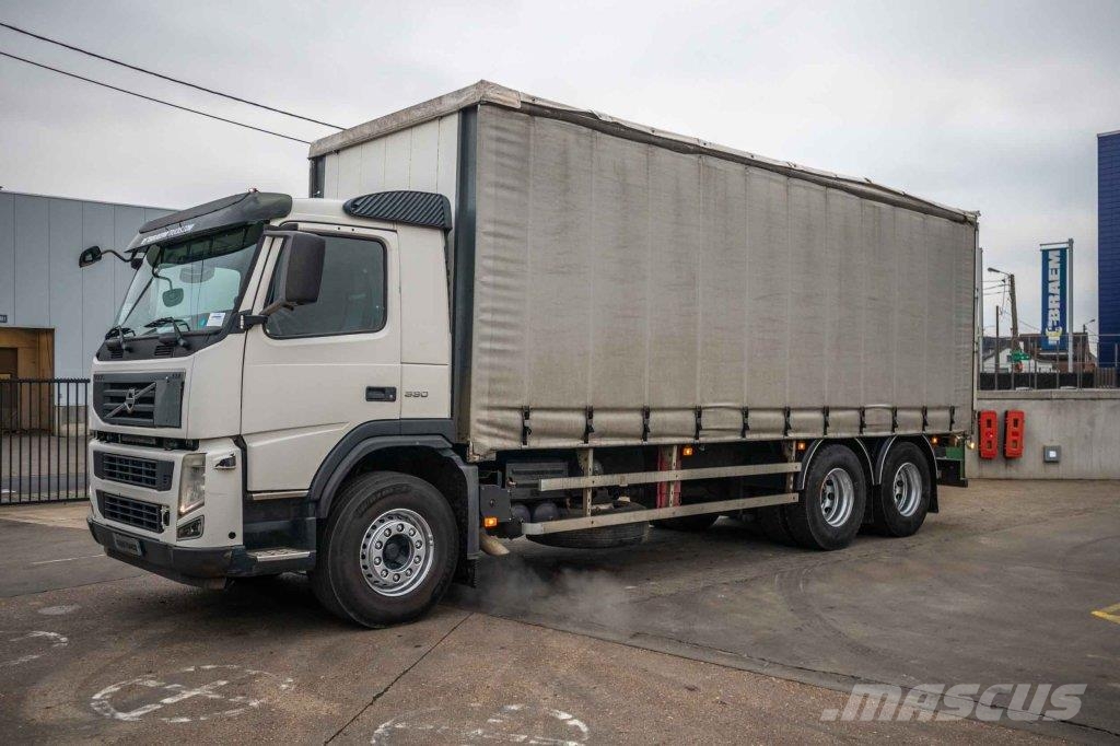 Volvo FM 330+10 pneus/tires-intarder Camiones de caja de lona