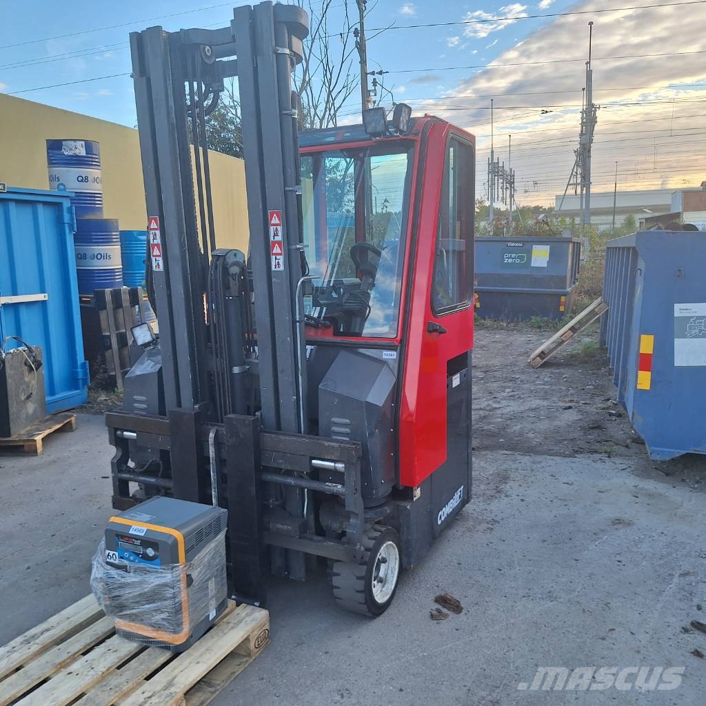 Combilift CBE3000 Viljuškari sa 4-stranskim dohvatom