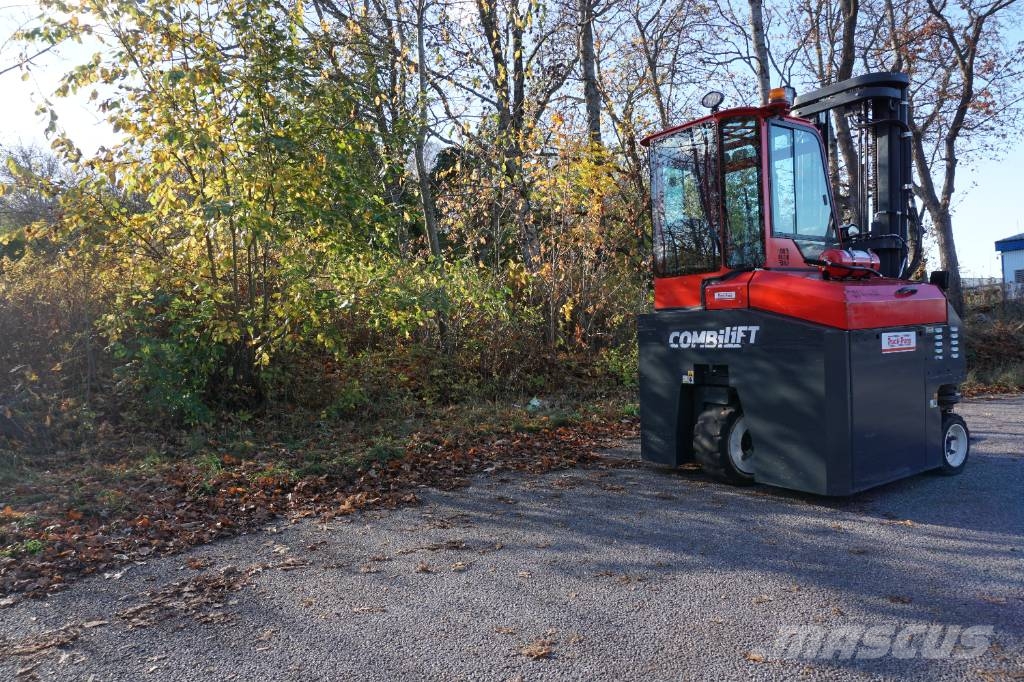 Combilift CBE3000 Viljuškari sa 4-stranskim dohvatom