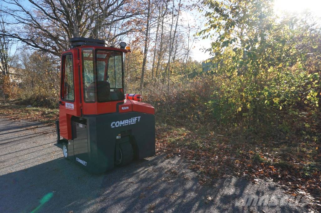 Combilift CBE3000 Viljuškari sa 4-stranskim dohvatom