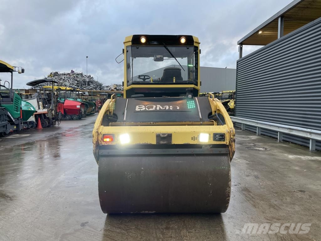 Bomag BW 161 AD-4 مداحل ثنائية الاسطوانة
