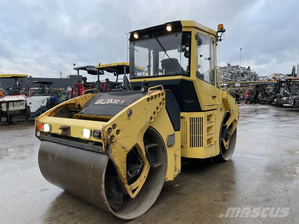 Bomag BW 161 AD-4 مداحل ثنائية الاسطوانة