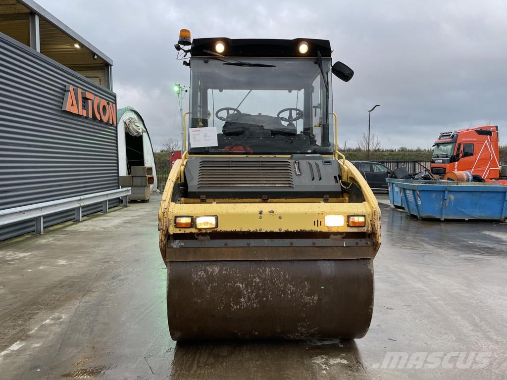 Bomag BW 161 AD-4 مداحل ثنائية الاسطوانة