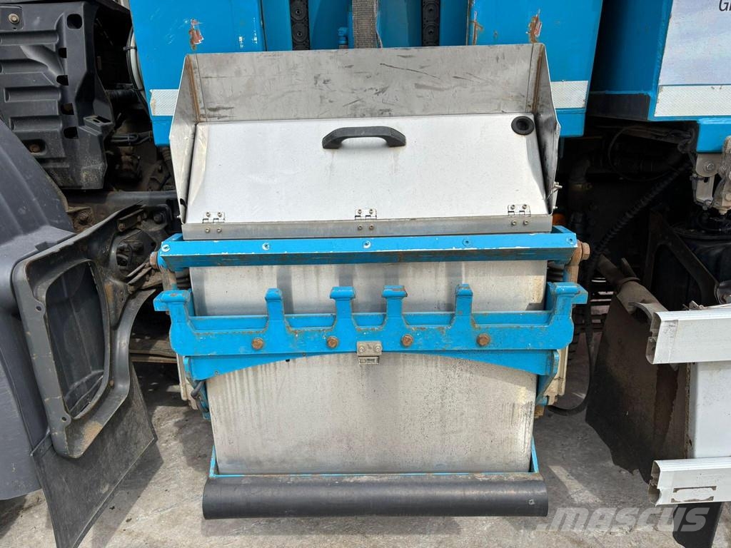 Mercedes-Benz Antos 1636 4x4 NTM 3 chambers / HYDRODRIVE (4x4) Camiones de basura