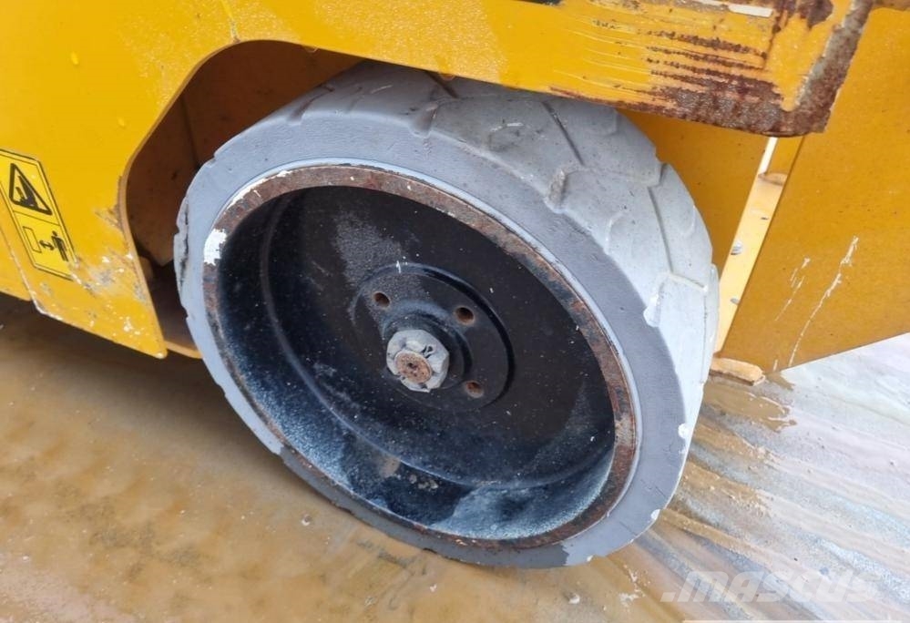 JCB S2630E önjáró ollós emelő 10.1m! Platforme foarfeca
