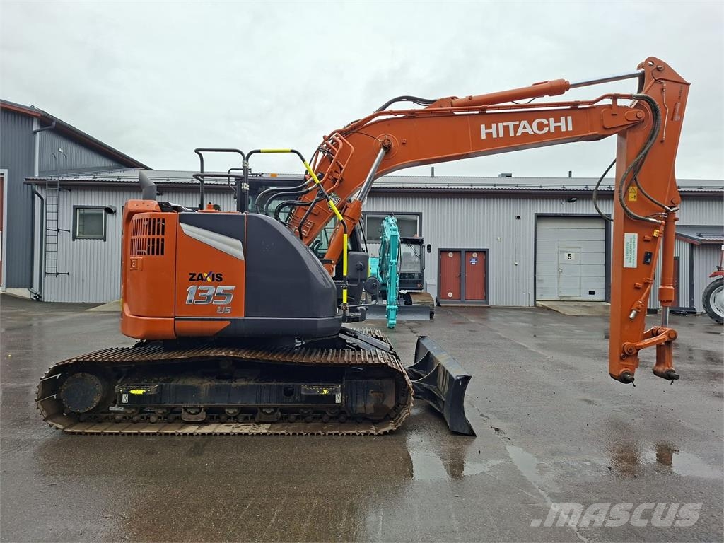 Hitachi ZX135US-7 PUSKULEVY حفارات زحافة