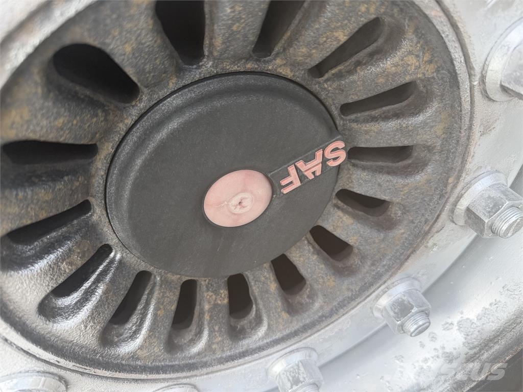 Kögel Iný model VIN 654 篷布半拖車