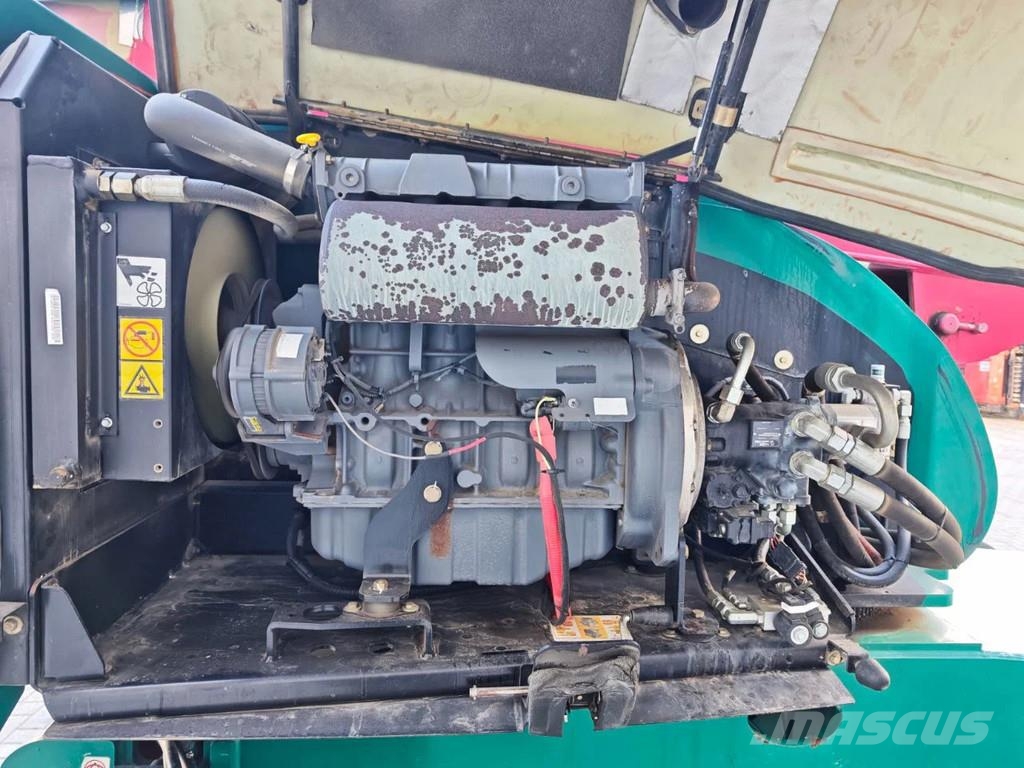 JLG 660 SJ ブームリフト　直伸型