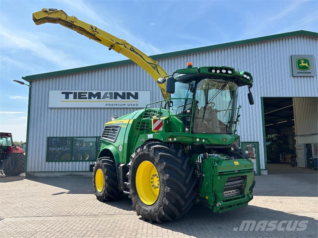 John Deere 9900 حصادات الأعلاف