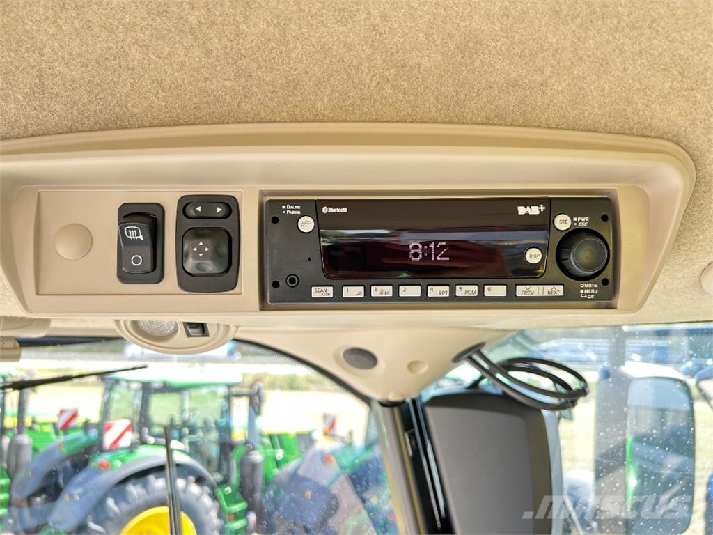 John Deere 9900 حصادات الأعلاف