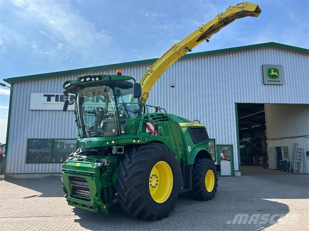 John Deere 9900 حصادات الأعلاف