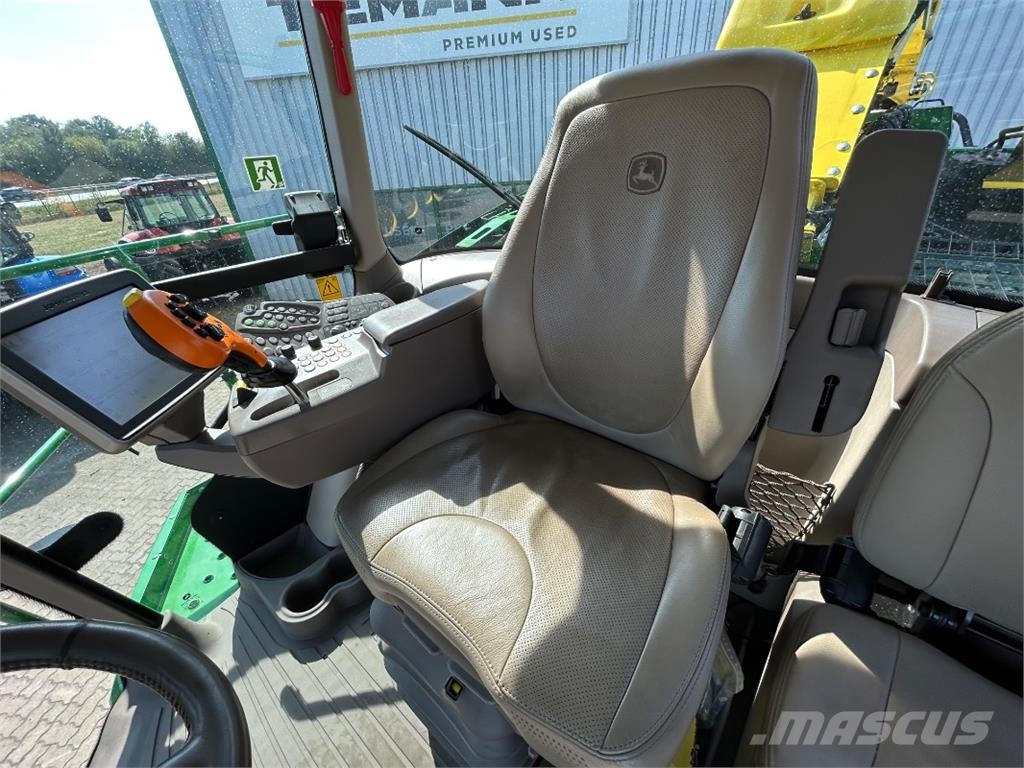 John Deere 9900 حصادات الأعلاف
