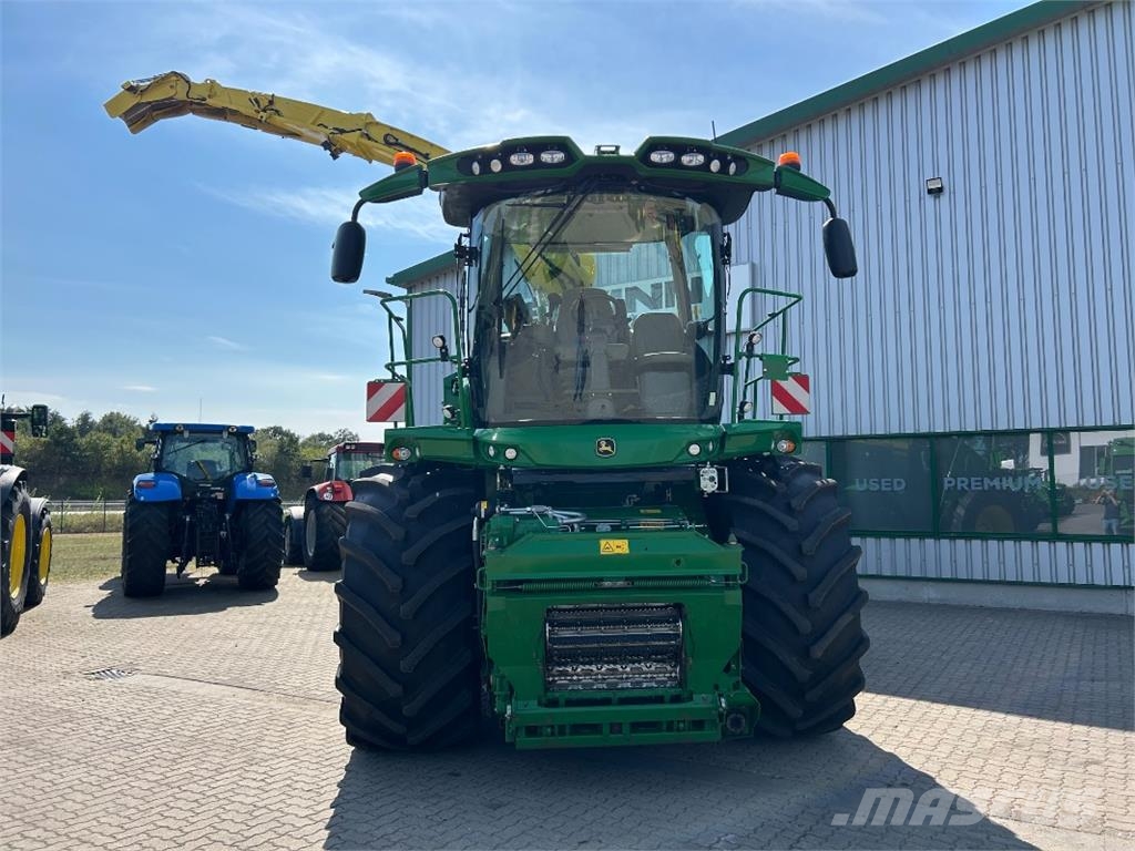 John Deere 9900 حصادات الأعلاف