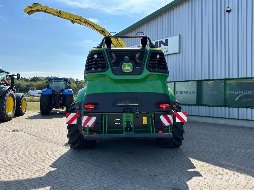 John Deere 9900 حصادات الأعلاف